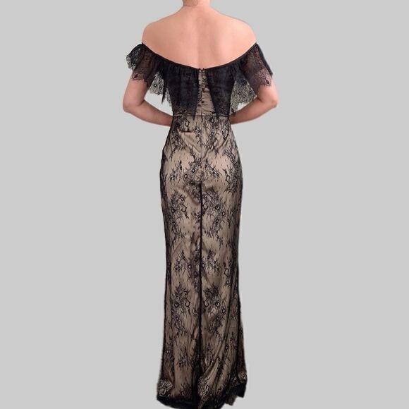 Sexy & Elegant Off-the shoulder Floral Lace Dress - Picture 2 of 13